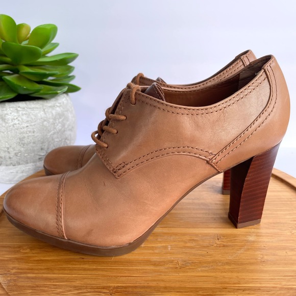 Franco Sarto Izaro Tan Leather Oxford Women's 9 Preppy Cap Toe Block Heel Bootie - Picture 1 of 9